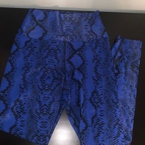 Beach Riot Athletic Blue Snakeskin High-Rise leggings